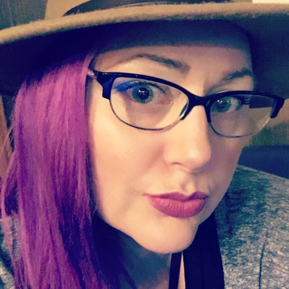 Meet your Posher, Rebekah - Picture 2 of 5